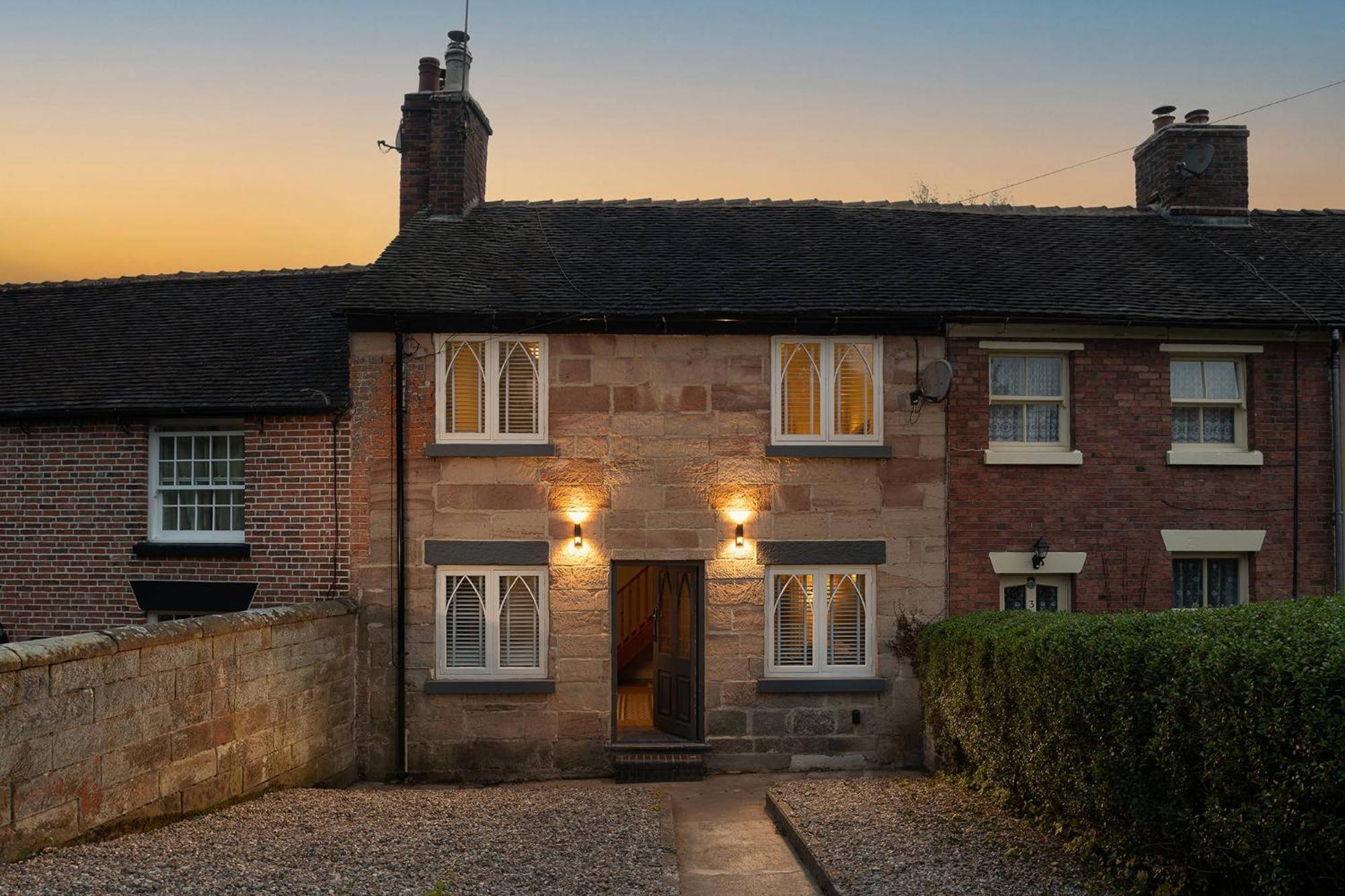 Angel - 5 Mins Drive To Alton Towers! Holiday home *